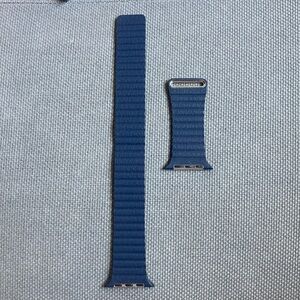 Magnetic/leather Apple Watch Band - 42mm